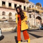 Avneet Kaur Instagram - I’m all the places in which I’ve left my heart.🧡💛 #styledbyme #bhopal 📸- @loveleen_makeupandhair सपनों का शहर भोपाल