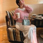 Avneet Kaur Instagram - All happiness depends on a leisurely breakfast.💖🧁 📸- @amandeepnandra Bhopal - The City of Lakes