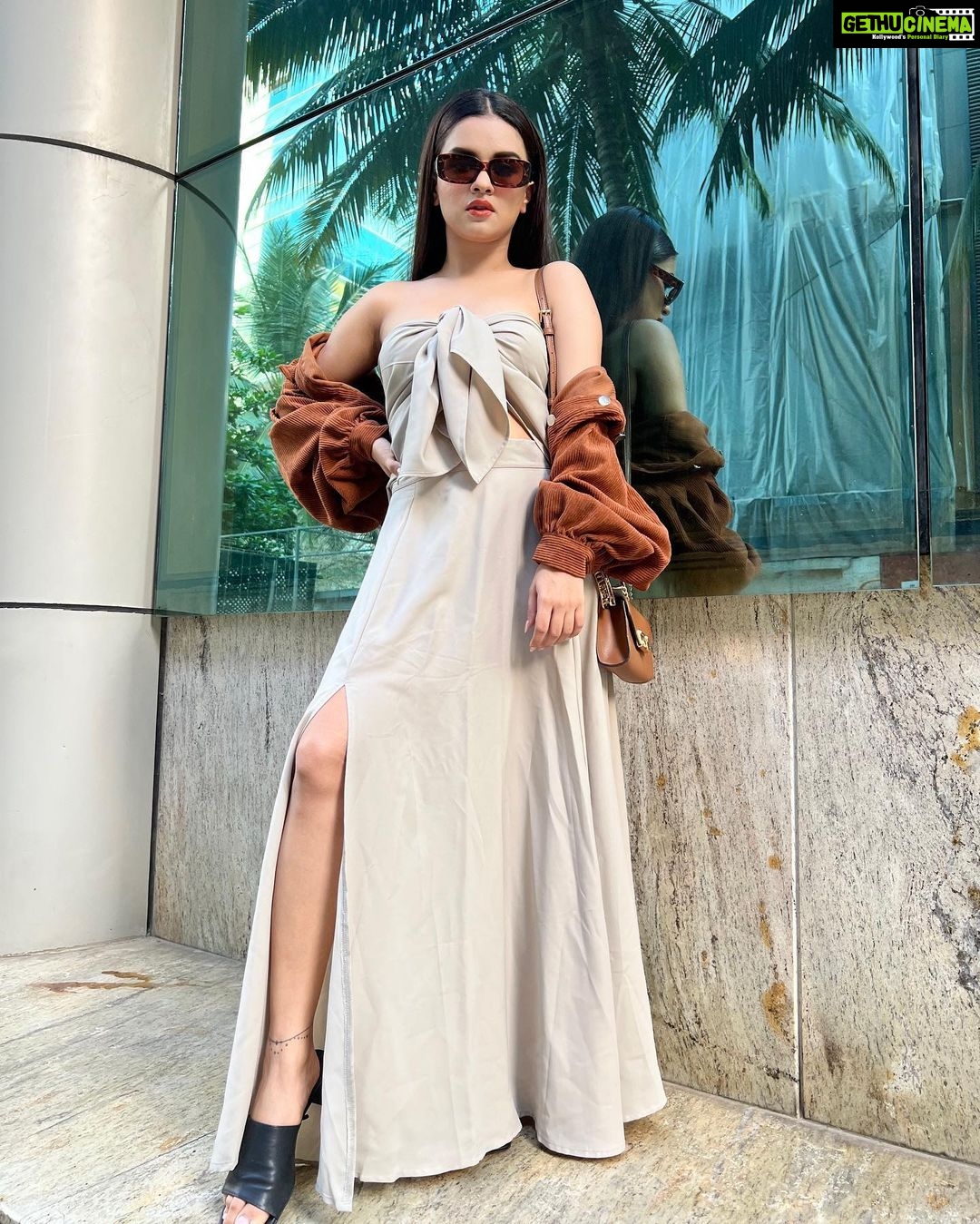 Avneet Kaur Instagram - Brown tones.🤎🍁🍂 Wearing- @ikichic_official 👜- @michaelkors