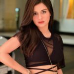 Avneet Kaur Instagram - Hey 🖤 #closeup #details Wearing- @smisingbee Styled by- @neelangi_johari