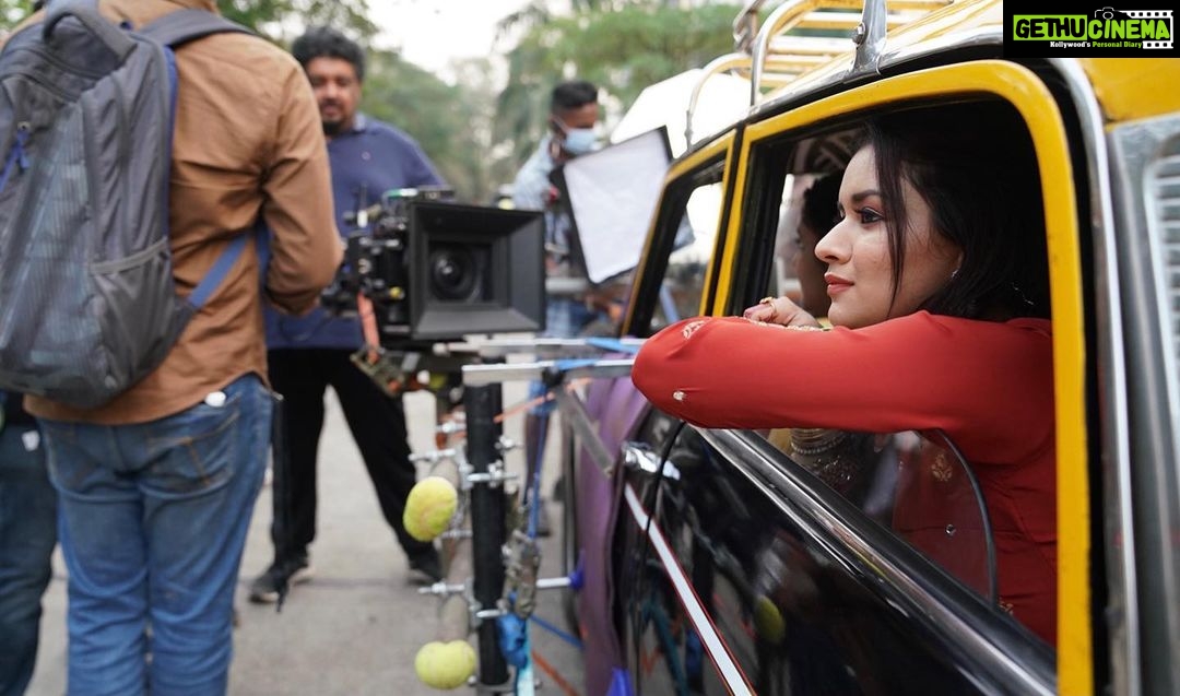 Avneet Kaur Instagram - ❤️🎥🙏🏻 #TikuWedsSheru #Tiku #SneakPeak #NowFilming #ComingSoon 📸- @siddhalbe