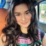 Avneet Kaur Instagram - Eye contact, then that little smile.💗 #random #natural