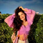 Avneet Kaur Instagram - Tonight, the star has my lips and the moon has my heart.🌌💗 Wearing- @mynomad.in Styled by- @neelangi_johari 📸- @krupalakhanii.16