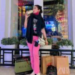 Avneet Kaur Instagram - Feeling dehydrated while shopping.🌸💁🏻‍♀️ #ootd #christmascameearly 📸- @krupalakhanii.16 Palladium Mumbai