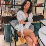 Avneet Kaur Instagram - I was raised to be an independent woman, not the victim of anything.🖤🤍 #dinnertime