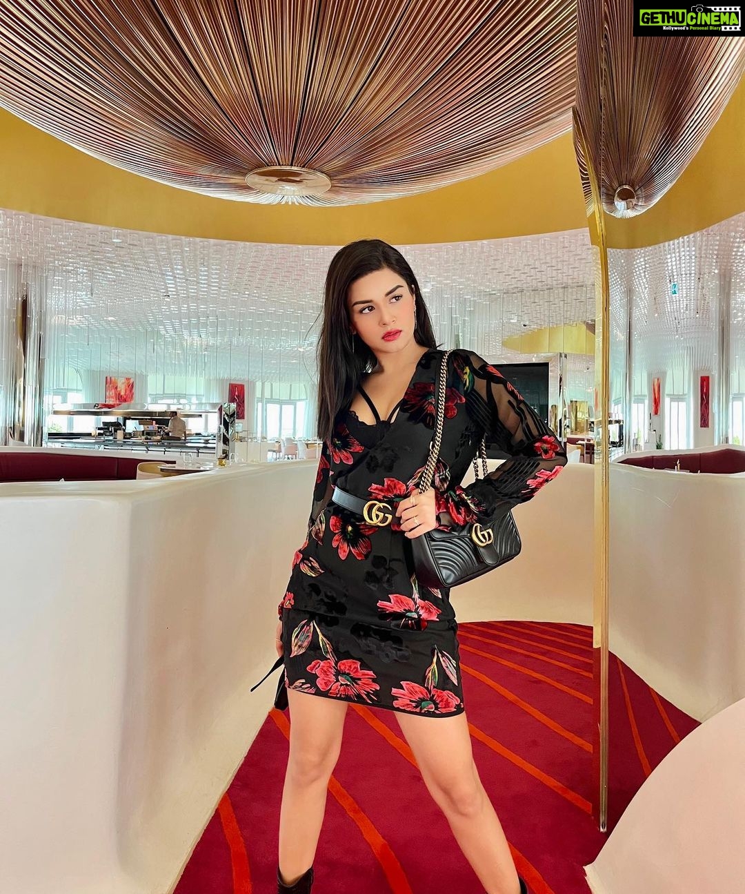 Avneet Kaur Instagram - Darling, you are magic!❤️ @travelwithjourneylabel @rafflesthepalm @all_mea #RafflesPalm #HotelRoyalty #RafflesHotels #JourneyLabel #TravelWithJourneyLabel #YouAreSpecial #ThinkHolidayThinkJourneyLabel Raffles The Palm Dubai