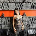 Avneet Kaur Instagram - Glamour never takes a day off.🖤🔥 @travelwithjourneylabel @rafflesthepalm @all_mea #RafflesPalm #HotelRoyalty #RafflesHotels #JourneyLabel #TravelWithJourneyLabel #YouAreSpecial #ThinkHolidayThinkJourneyLabel Raffles The Palm Dubai