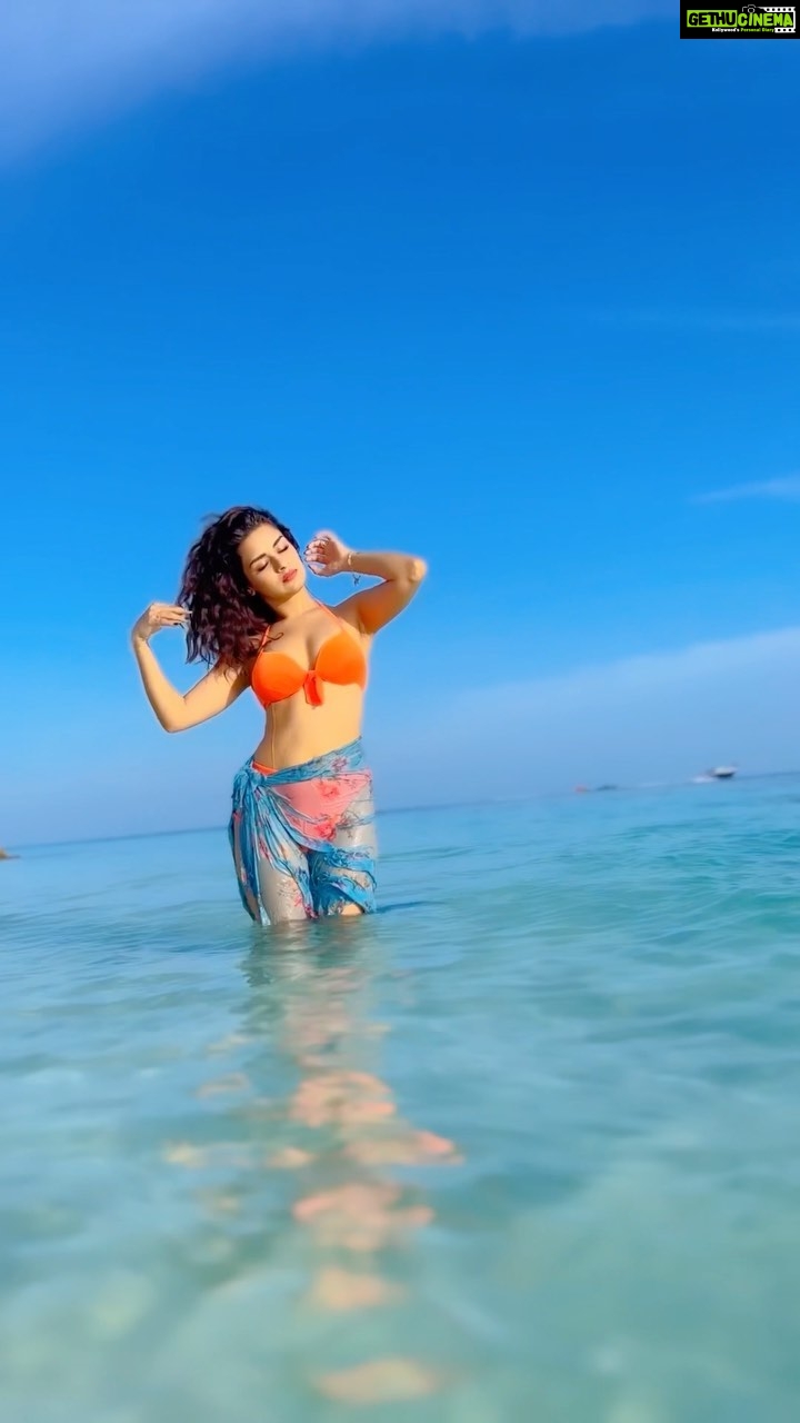 Avneet Kaur Instagram - 🧡☀️ #reelsinstagram #reelitfeelit Maldives