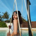 Avneet Kaur Instagram - I need to be seahabilated.🤪💙🌊 #maldives2022 #throwback Maldives