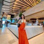 Avneet Kaur Instagram - Livin life in colors 🧡✨ @andazdubaithepalm @alist.ae Andaz Dubai The Palm