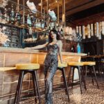 Avneet Kaur Instagram - Glamour never takes a day off.🖤🔥 @travelwithjourneylabel @rafflesthepalm @all_mea #RafflesPalm #HotelRoyalty #RafflesHotels #JourneyLabel #TravelWithJourneyLabel #YouAreSpecial #ThinkHolidayThinkJourneyLabel Raffles The Palm Dubai