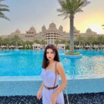 Avneet Kaur Instagram - Such a beauty! 😍❤️🌅 @travelwithjourneylabel @rafflesthepalm @all_mea #RafflesPalm #HotelRoyalty #RafflesHotels #JourneyLabel #TravelWithJourneyLabel #YouAreSpecial #ThinkHolidayThinkJourneyLabel Raffles The Palm Dubai