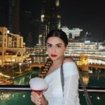 Avneet Kaur Instagram - Be as bubbly as your drink.🍷❤️✨ Hair- @rastafairyofficial 📸- @singhjaijeet_4 Urla Dubai