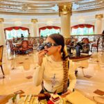 Avneet Kaur Instagram - Landed in Dubai for some yum deserts 😉❤️ #Dubai2022 #SeeTheWorldWithAk #TravelWithAk Wearing- @srstore09 📸- @singhjaijeet_4 Dubai, United Arab Emiratesدبي