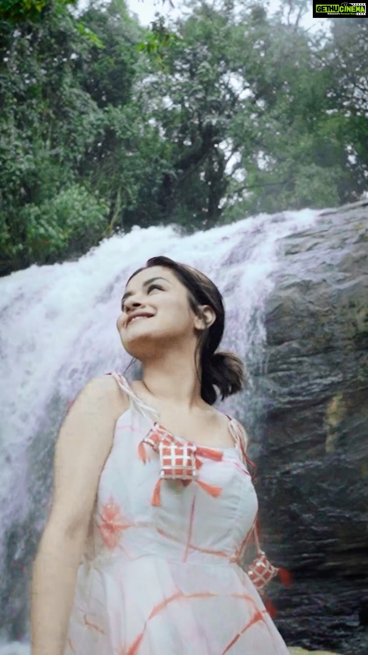 Avneet Kaur Instagram - Do you wanna follow me?😍🌧 #monsoon #beautifuldestinations Ayatana Coorg