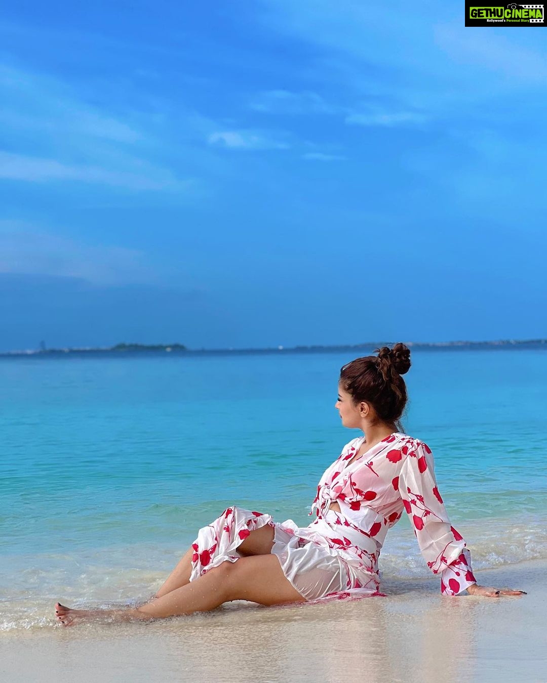 Avneet Kaur Instagram - The heart wants what it wants.❤️