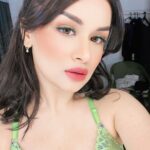 Avneet Kaur Instagram - Your green light for today.💚✅ Mumbai, Maharashtra