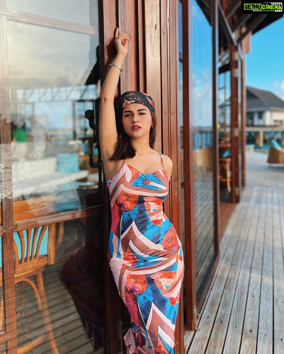 Avneet Kaur Instagram - You are my blue crayon, the one I never have enough of, the one I used to color my sky.💙