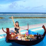 Avneet Kaur Instagram - Breakfast in bed? Nahhh BREAKFAST IN POOL!😝❤️ #Maldives2022 #BreakfastInPool #TravelWithAk #SeeTheWorldWithAk . . . . . . @ncstravels @emeraldmaldivesresortspa Emerald Maldives Resort & Spa
