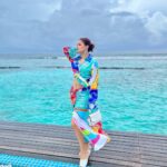 Avneet Kaur Instagram - Monsoon is here in Maldives.🌨💙🌊🐬✨ . . . . . Outfit: @styledivacouture Stylist: @styling.your.soul @ncstravels @emeraldmaldivesresortspa Emerald Maldives Resort & Spa