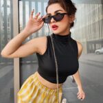 Avneet Kaur Instagram - I love sarcastic people with high vocabularies.🖤💛⚡️ Wearing- @urbanic_in 📸- @krupalakhanii.16