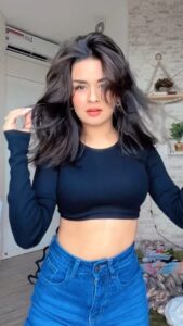 Avneet Kaur Instagram - Nahh I don’t like em anymore 😜🤷🏻‍♀️🖤