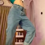 Avneet Kaur Instagram - Cause I can’t get this beat out of my head!💚💕🔥 #reelsinstagram #reelitfeelit #dance