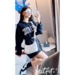 Avneet Kaur Instagram - #Ootd 1 or 2 ??❤️ Dubai, United Arab Emiratesدبي