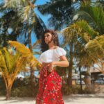 Avneet Kaur Instagram - I love the new @kayak_in travel app. #SearchOneAndDone . I make sure I check it when planning any trip as it compares prices from multiple travel sites at once . Don't miss out go check their app now to save on your next trip ! I'm happy working on them since I already use them for my trips ! #ad Maldives