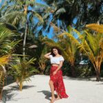 Avneet Kaur Instagram - I love the new @kayak_in travel app. #SearchOneAndDone . I make sure I check it when planning any trip as it compares prices from multiple travel sites at once . Don't miss out go check their app now to save on your next trip ! I'm happy working on them since I already use them for my trips ! #ad Maldives