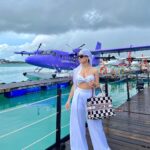 Avneet Kaur Instagram - Create a life you don’t need a vacation from.🤍🌊✈️☁️ #maldives #maldivesseaplane #travelwithak #seethesorldwithak Outfit : @risate_apparels @stylingcityy Bag : @dior Shades : @versace Shoes : @nike Maldives