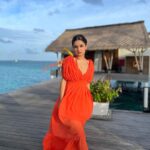 Avneet Kaur Instagram - Sunsets and palm trees.🧡🌴🌅✨ Wearing- @urbanic_in . . . . . . @ncstravels @emeraldmaldivesresortspa Emerald Maldives Resort & Spa