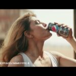 Avneet Kaur Instagram - BRINGING ON THE 90’s nostalgia and how!!! Pepsi Black, I want to keep watching this again and again on repeat🙌🔥 @jacquelinef143 You Slayed it 🔥🖤 Can’t wait to try PEPSI BLACK that has Max Taste, Zero Sugar🖤 @pepsiindia #Ad