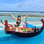 Avneet Kaur Instagram - Breakfast in bed? Nahhh BREAKFAST IN POOL!😝❤️ #Maldives2022 #BreakfastInPool #TravelWithAk #SeeTheWorldWithAk . . . . . . @ncstravels @emeraldmaldivesresortspa Emerald Maldives Resort & Spa