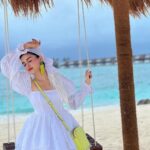 Avneet Kaur Instagram - Paradise found.🤍🥥🍁 #Maldives2022 #TravelWithAk #SeeTheWorldWithAk #Monsoon . . . . Wearing- @leaclothingco @ncstravels @emeraldmaldivesresortspa Emerald Maldives Resort & Spa