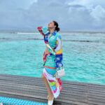 Avneet Kaur Instagram - Monsoon is here in Maldives.🌨💙🌊🐬✨ . . . . . Outfit: @styledivacouture Stylist: @styling.your.soul @ncstravels @emeraldmaldivesresortspa Emerald Maldives Resort & Spa