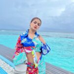 Avneet Kaur Instagram - Monsoon is here in Maldives.🌨💙🌊🐬✨ . . . . . Outfit: @styledivacouture Stylist: @styling.your.soul @ncstravels @emeraldmaldivesresortspa Emerald Maldives Resort & Spa