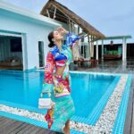 Avneet Kaur Instagram - Monsoon is here in Maldives.🌨💙🌊🐬✨ . . . . . Outfit: @styledivacouture Stylist: @styling.your.soul @ncstravels @emeraldmaldivesresortspa Emerald Maldives Resort & Spa