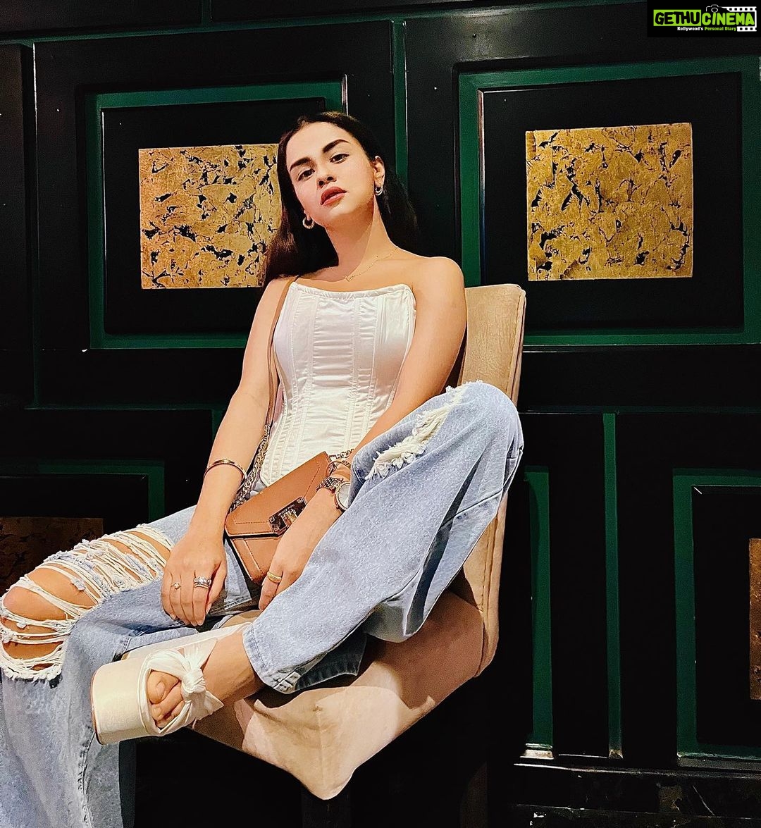 Avneet Kaur Instagram - Ssup?🤍💫 Mumbai, Maharashtra