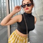 Avneet Kaur Instagram - I love sarcastic people with high vocabularies.🖤💛⚡️ Wearing- @urbanic_in 📸- @krupalakhanii.16
