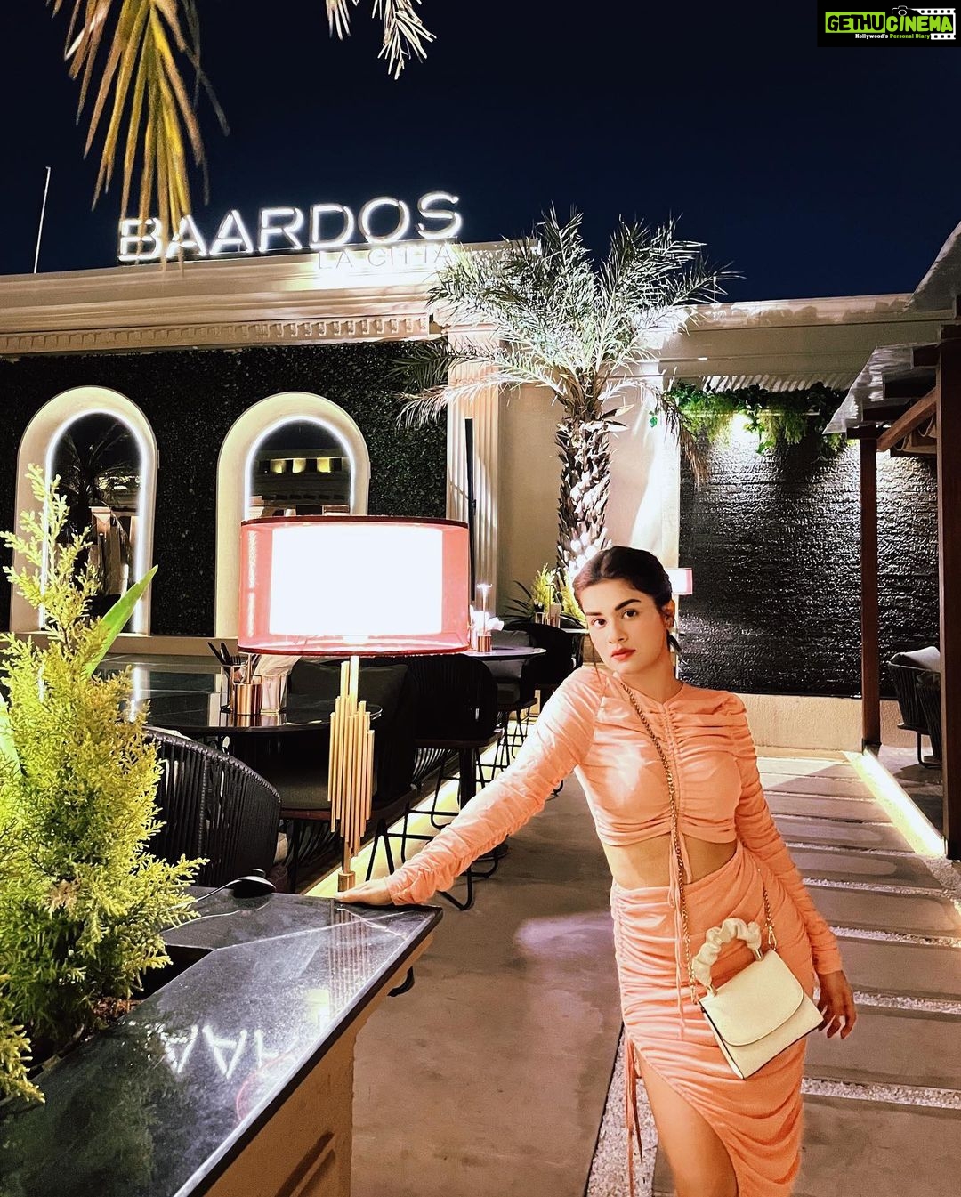 Avneet Kaur Instagram - I wish to live a life that causes my soul to dance inside my body.♥️✨ Styling : @styling.your.soul Outfit: @herinofficial Baardos La Citta