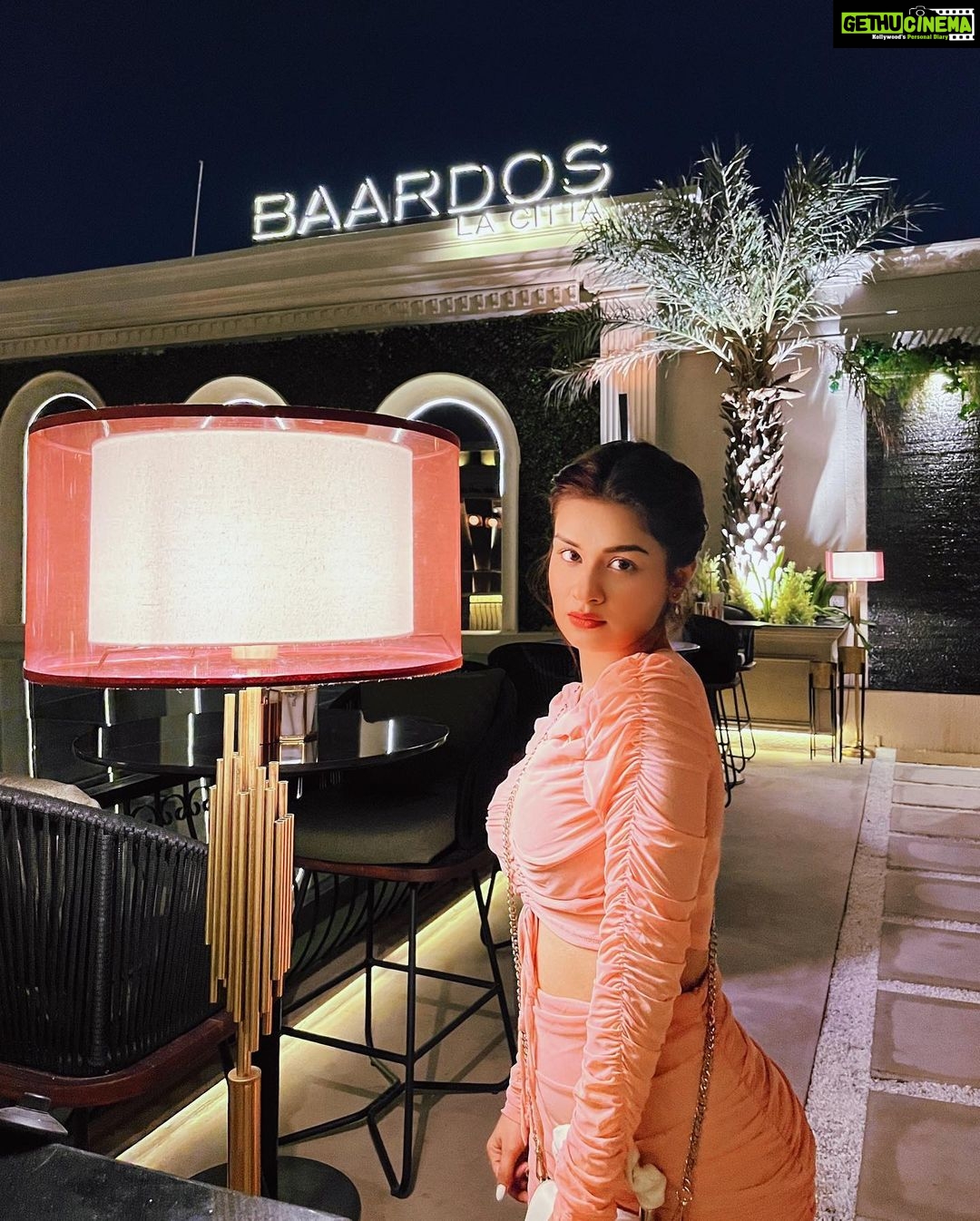 Avneet Kaur Instagram - I wish to live a life that causes my soul to dance inside my body.♥️✨ Styling : @styling.your.soul Outfit: @herinofficial Baardos La Citta