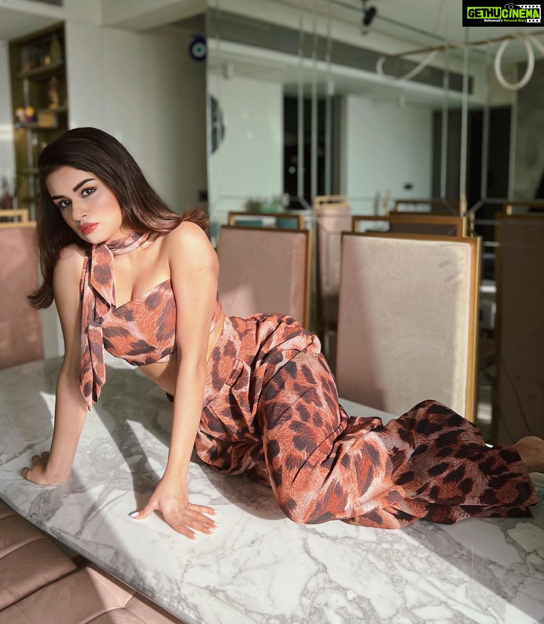 Avneet Kaur Instagram - Wild lives in her soul.🤎🖤🐆 Styling : @styling.your.soul Outfit: @nmlabel__ 📸- @krupalakhanii.16 Mumbai, Maharashtra