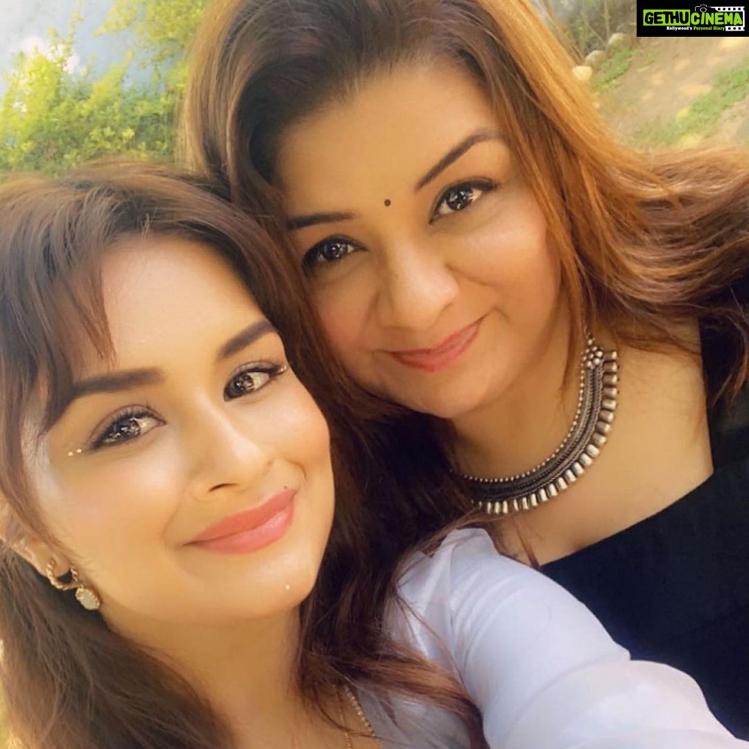 Avneet Kaur Instagram - Happy Mother’s Day Ammu ❤️ I promise to make you proud always! Love you ❤️ @sonianandra