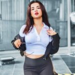 Avneet Kaur Instagram - I wore this outfit yesterday but I’m going different places today… So it’s okay!🖤 #ootd Top- @baesic_world Pants- @zara Jacket- @hm Shoes- @nike Bag- @gucci Shades- @versace 📸- @krupalakhanii.16 Mumbai, Maharashtra
