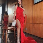 Avneet Kaur Instagram - I don’t like to save my red dress for dates, I just wear it for me.❤️🌹 Styling : @akansha.27 @tiara_gal Outfit : @ikichic_official Assisted : @houseofcreativity._ 📸- @krupalakhanii.16