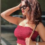 Avneet Kaur Instagram - She became strong by herself.🥀✨ Top- @missa_more_clothing Pants:@styling.your.soul X @clothesnyou 📸- @heenaalad The Westin Mumbai Garden City