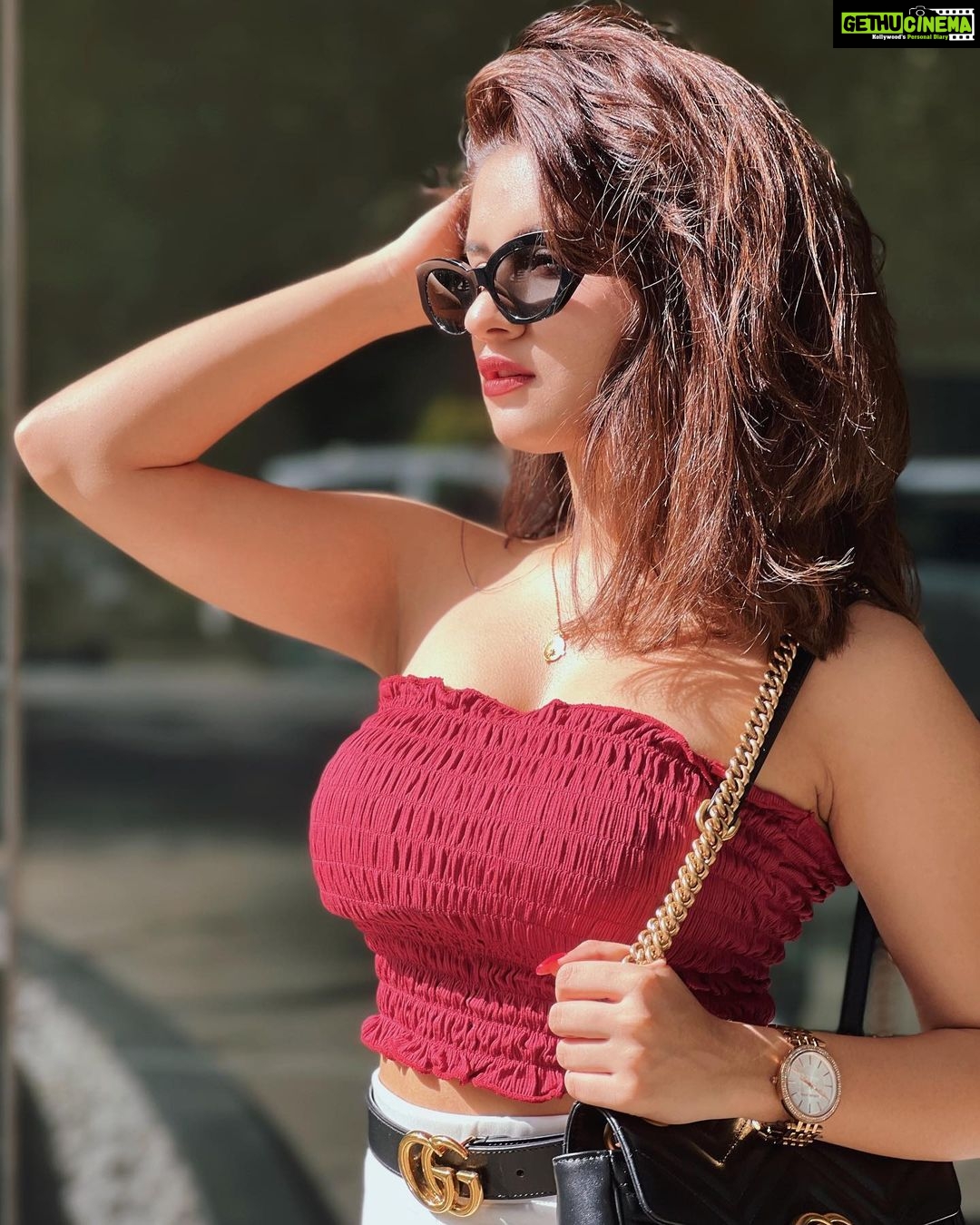 Avneet Kaur Instagram - She became strong by herself.🥀✨ Top- @missa_more_clothing Pants:@styling.your.soul X @clothesnyou 📸- @heenaalad The Westin Mumbai Garden City