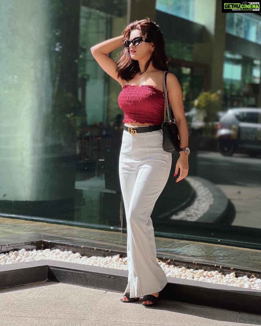 Avneet Kaur Instagram - She became strong by herself.🥀✨ Top- @missa_more_clothing Pants:@styling.your.soul X @clothesnyou 📸- @heenaalad The Westin Mumbai Garden City