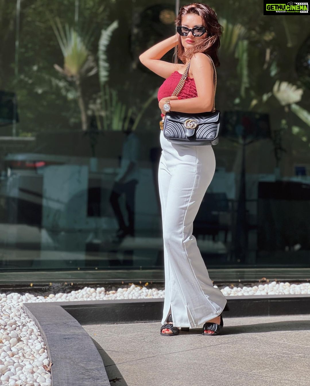 Avneet Kaur Instagram - She became strong by herself.🥀✨ Top- @missa_more_clothing Pants:@styling.your.soul X @clothesnyou 📸- @heenaalad The Westin Mumbai Garden City